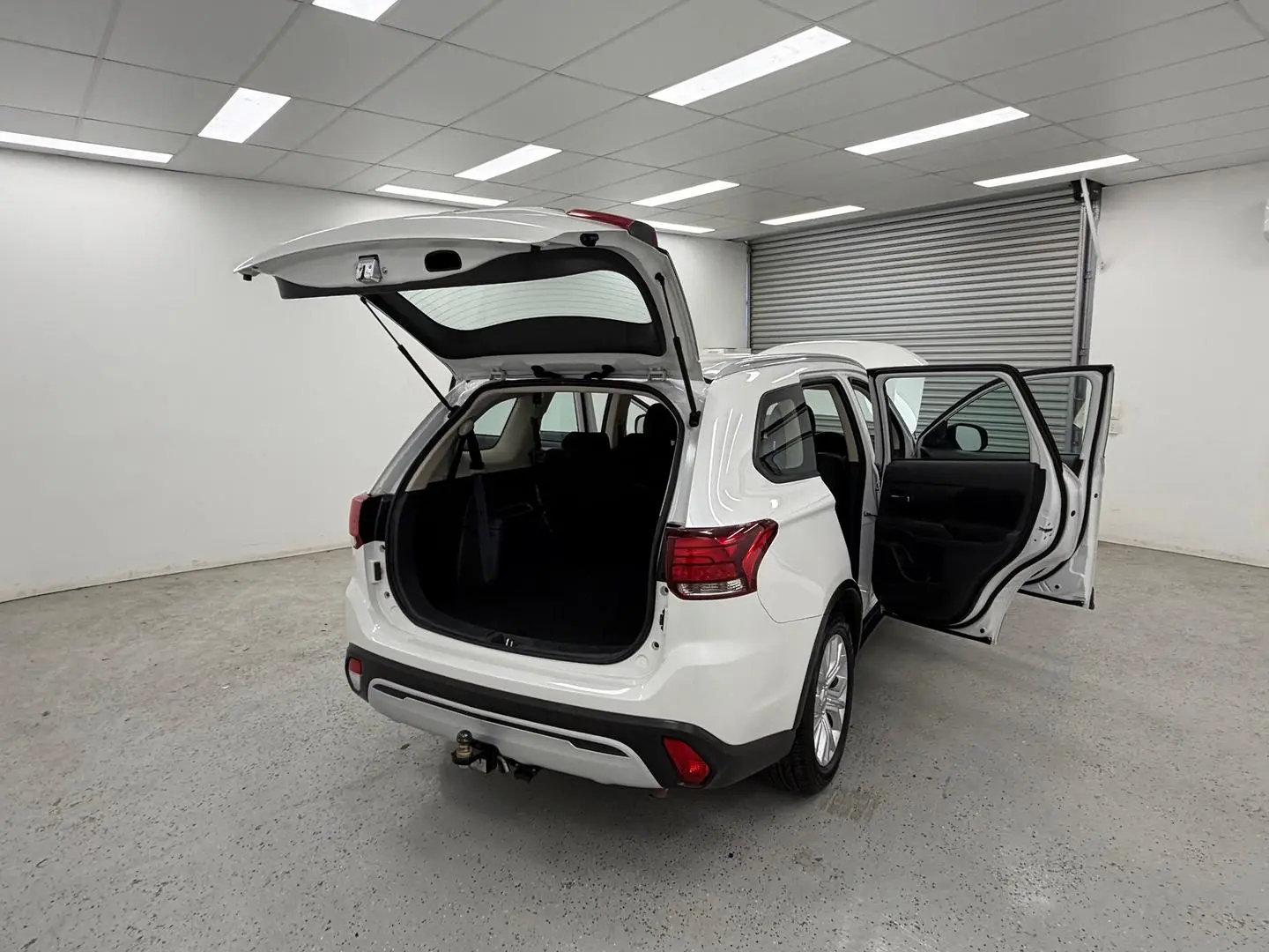 2020 Mitsubishi Outlander Gallery Image 9