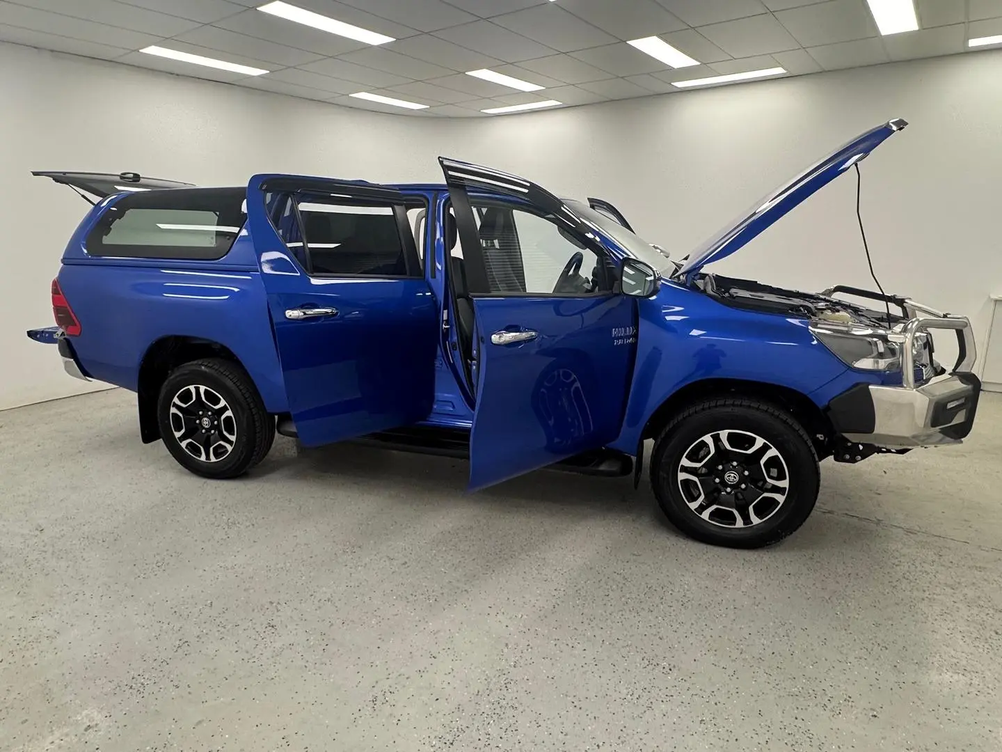 2023 Toyota Hilux Gallery Image 8