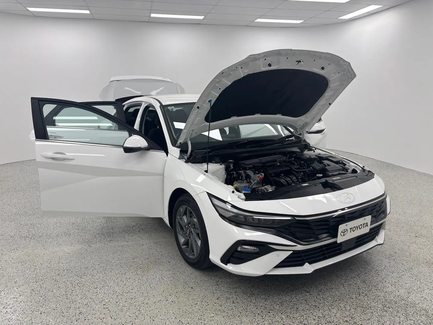 2024 Hyundai i30 Gallery Image 8