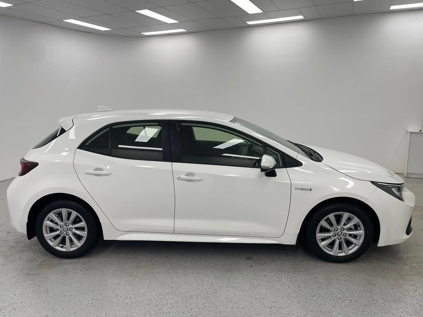2023 Toyota Corolla Gallery Image 2
