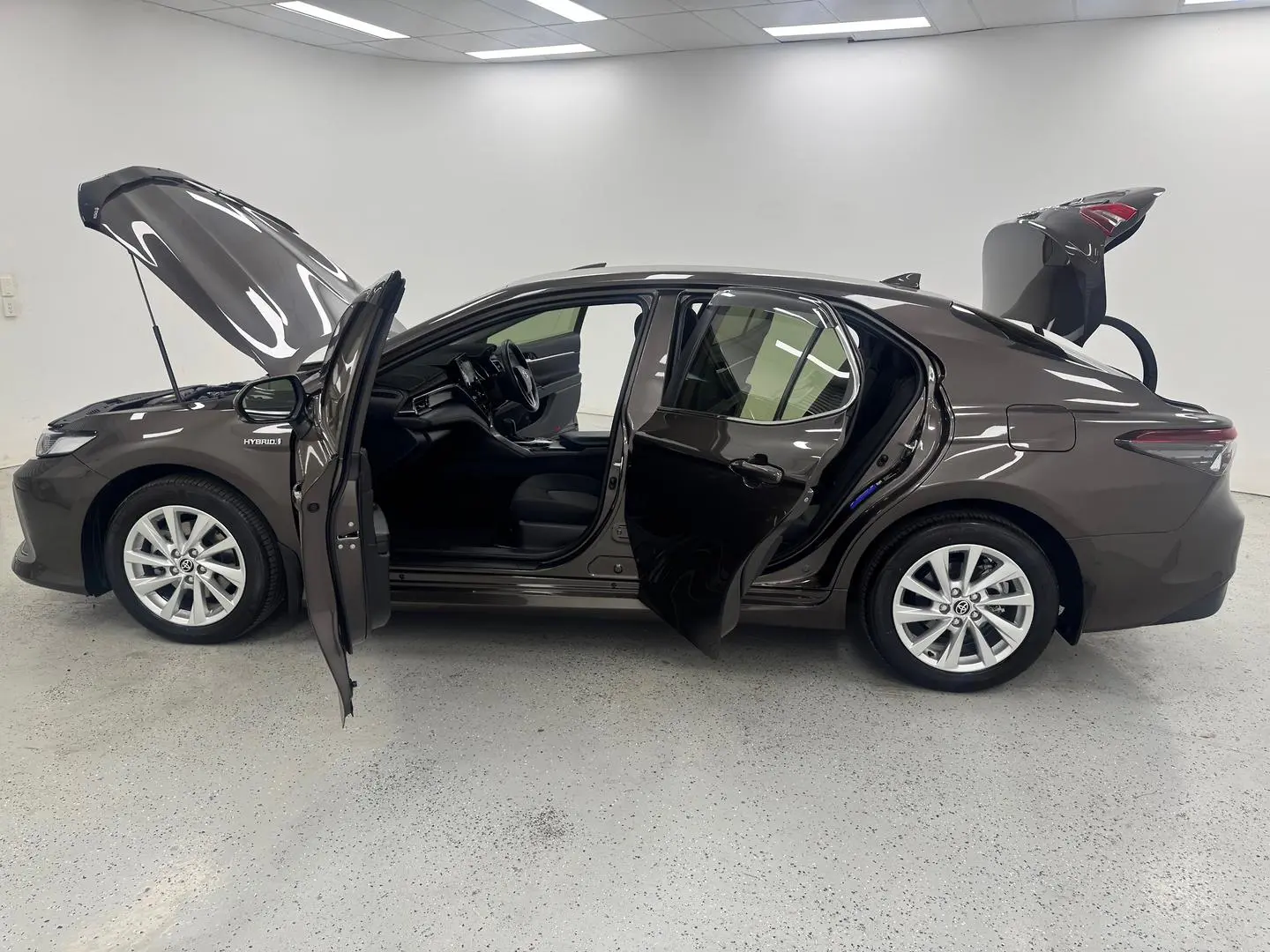 2024 Toyota Camry Gallery Image 11