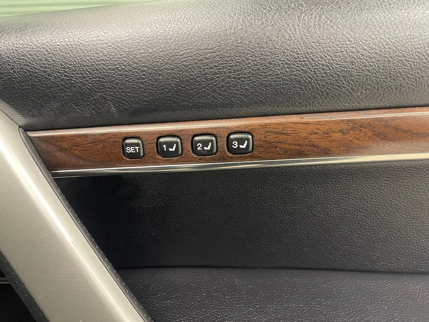 2020 Toyota Landcruiser Gallery Image 25