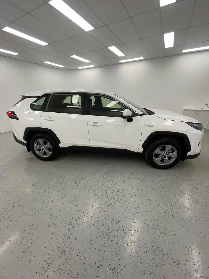 2022 Toyota RAV4 Image 3