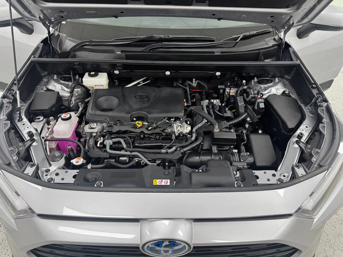 2024 Toyota RAV4 Gallery Image 14