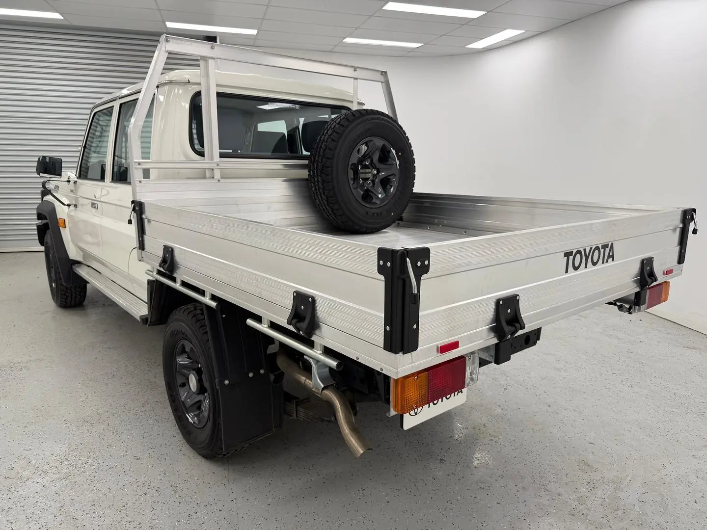 2025 Toyota Landcruiser Gallery Image 5