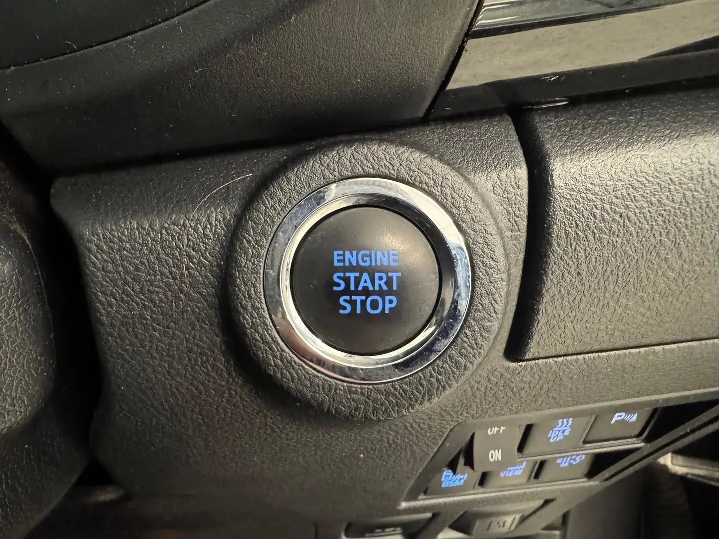 2023 Toyota Hilux Gallery Image 27