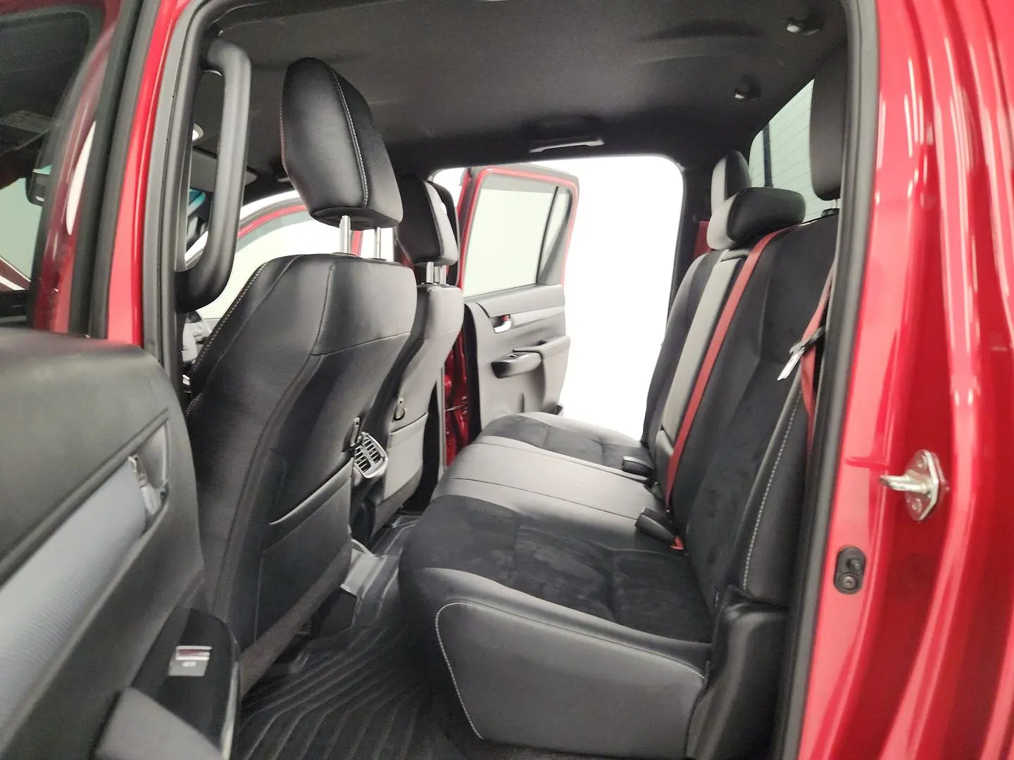 2023 Toyota Hilux Gallery Image 19