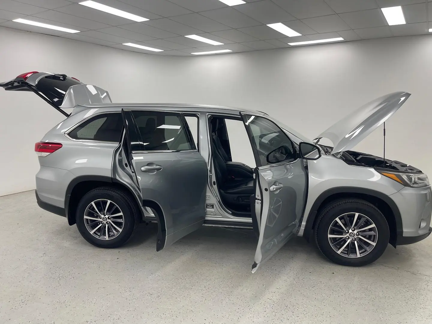 2019 Toyota Kluger Gallery Image 8