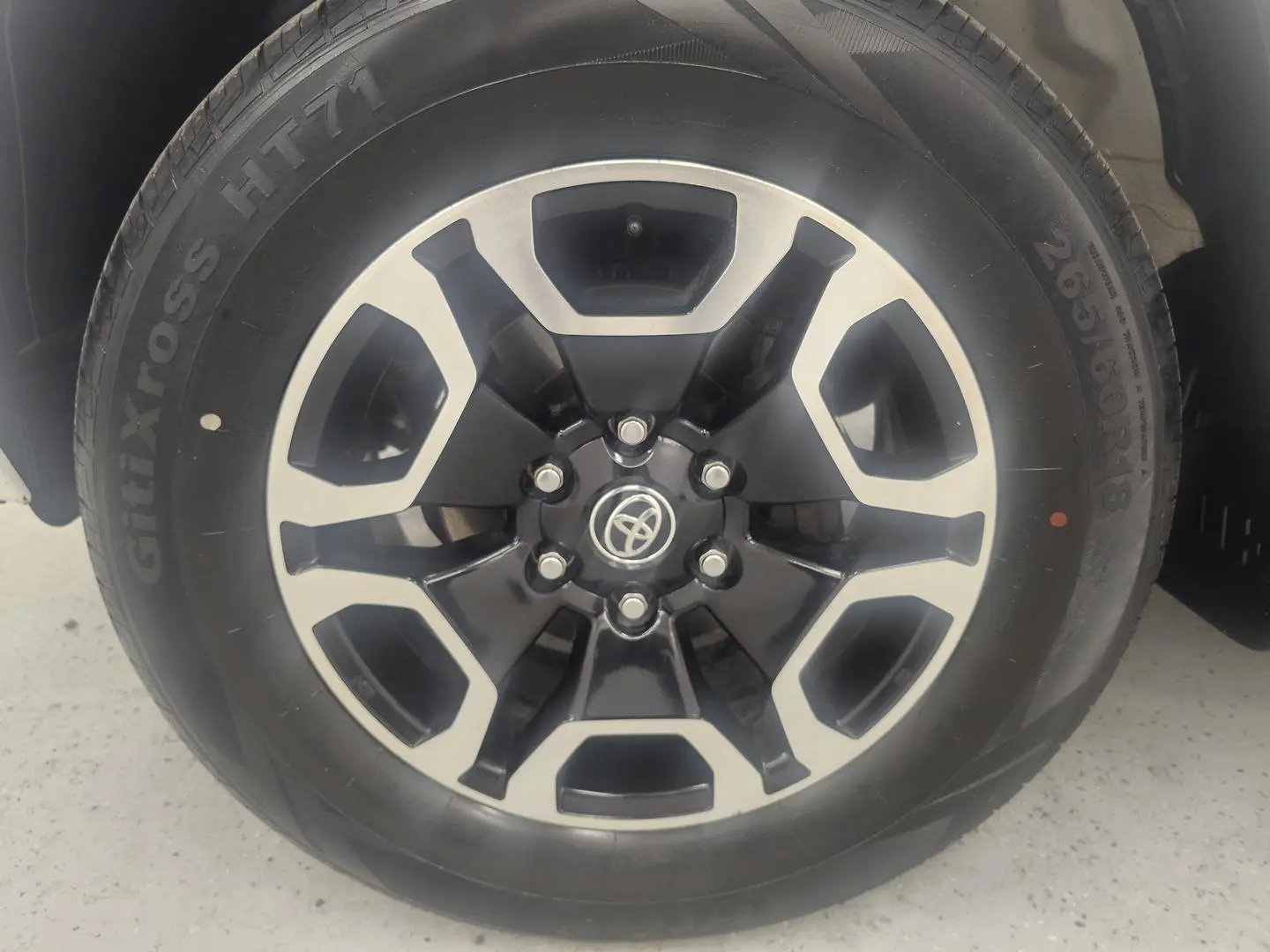 2021 Toyota Hilux Gallery Image 9