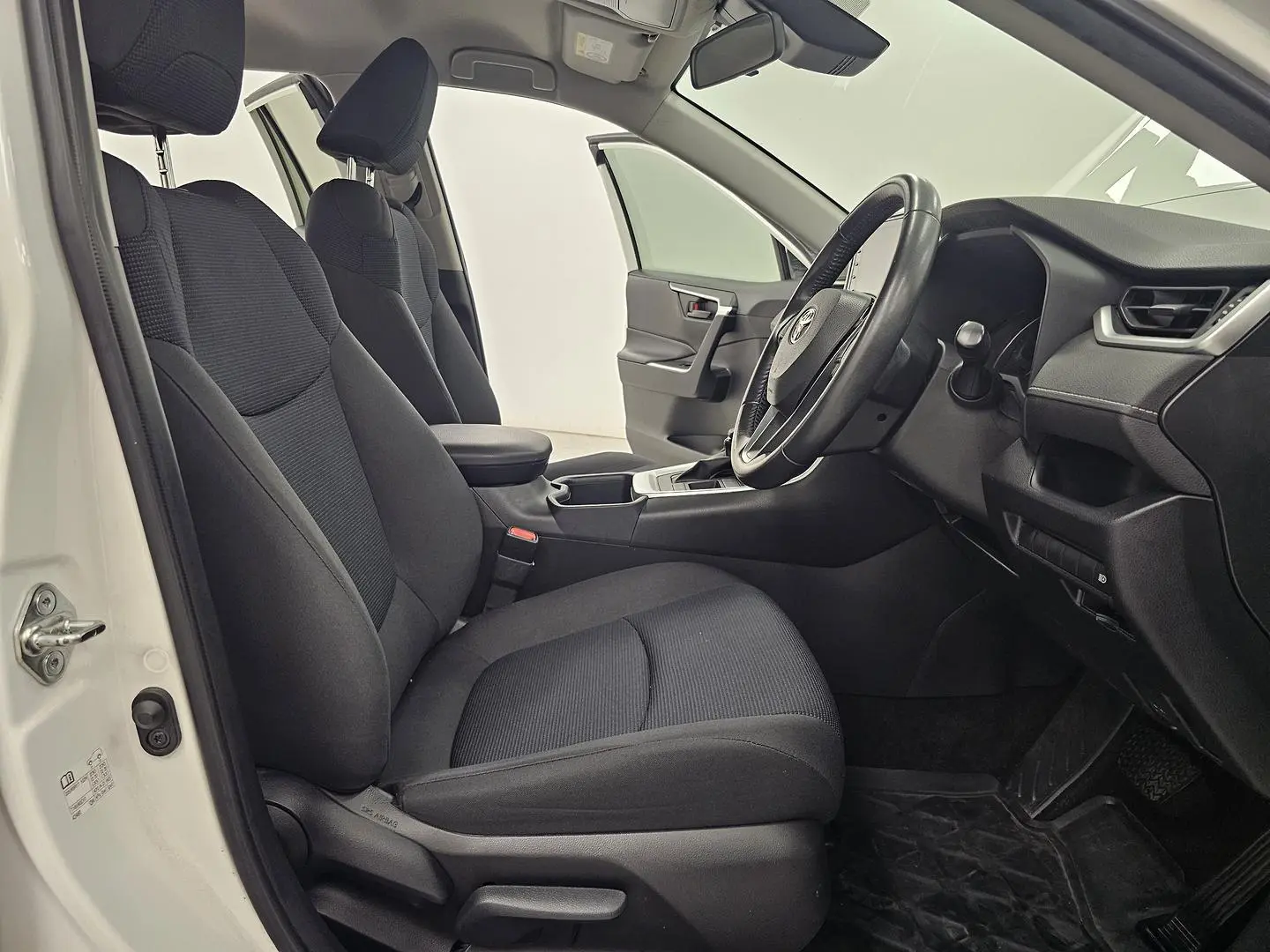 2022 Toyota RAV4 Gallery Image 24