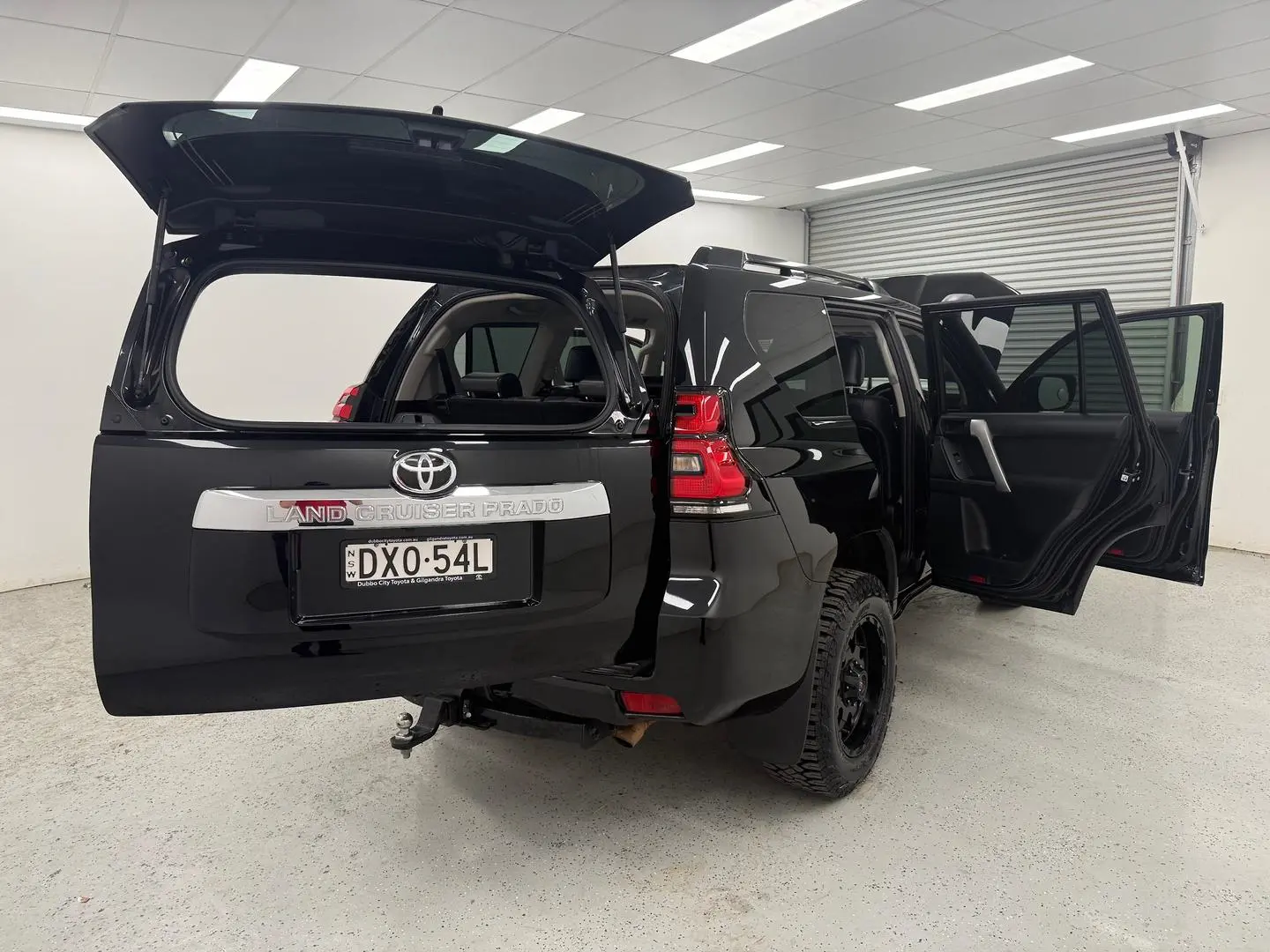 2018 Toyota Landcruiser Prado Gallery Image 19