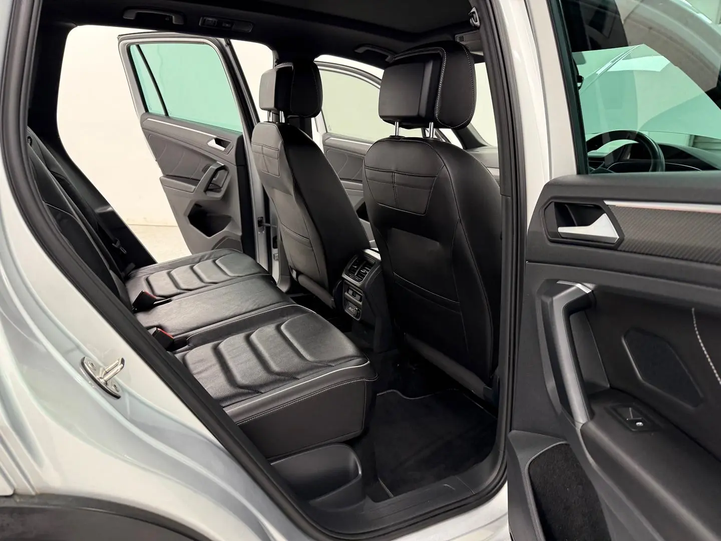 2021 Volkswagen Tiguan Gallery Image 19