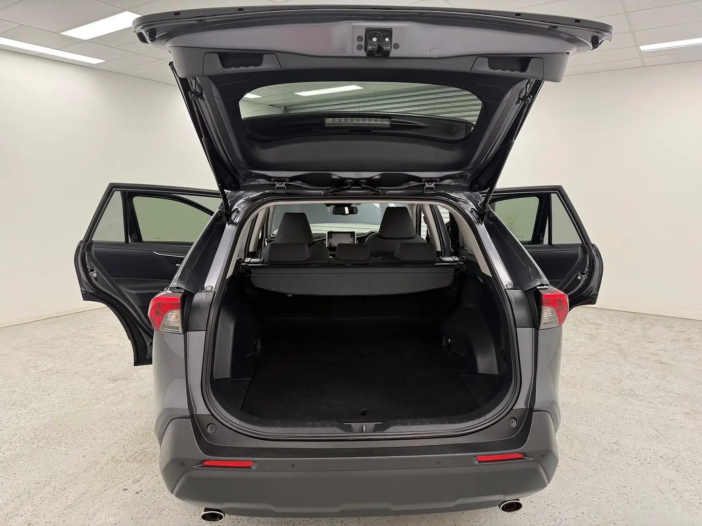 2019 Toyota RAV4 Gallery Image 16