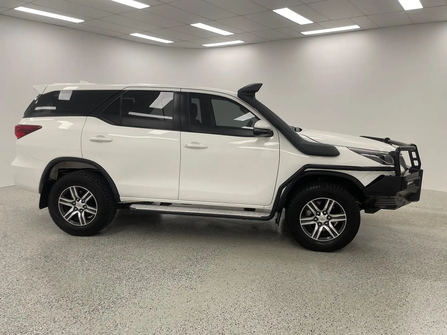 2020 Toyota Fortuner Gallery Image 2