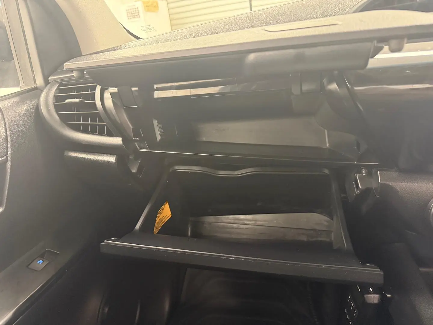 2016 Toyota Hilux Gallery Image 35