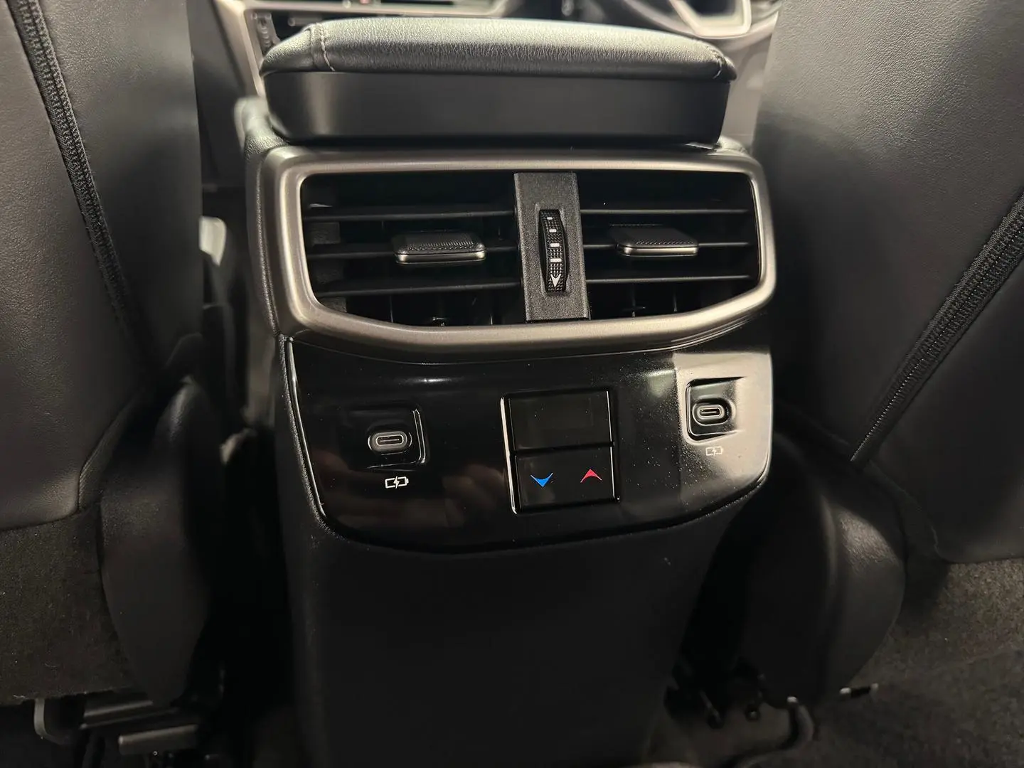 2023 Lexus RX Gallery Image 31