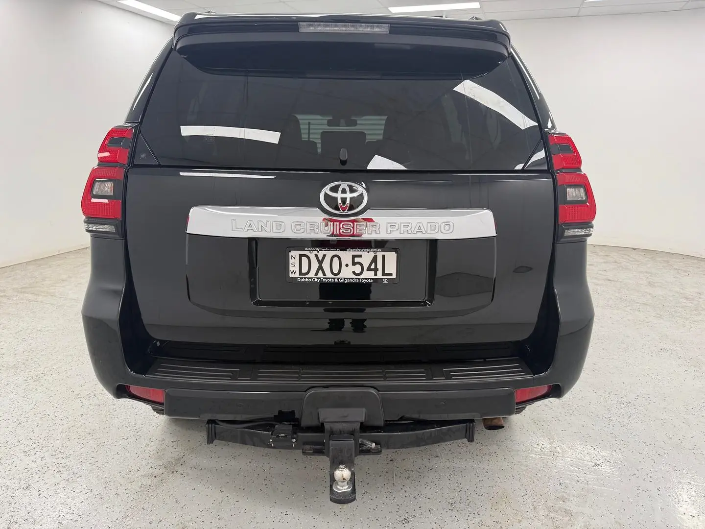 2018 Toyota Landcruiser Prado Gallery Image 4