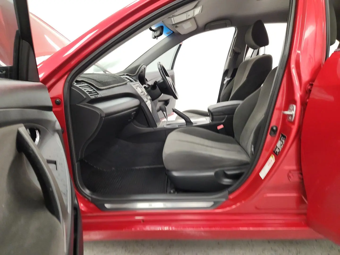 2011 Toyota Camry Gallery Image 18