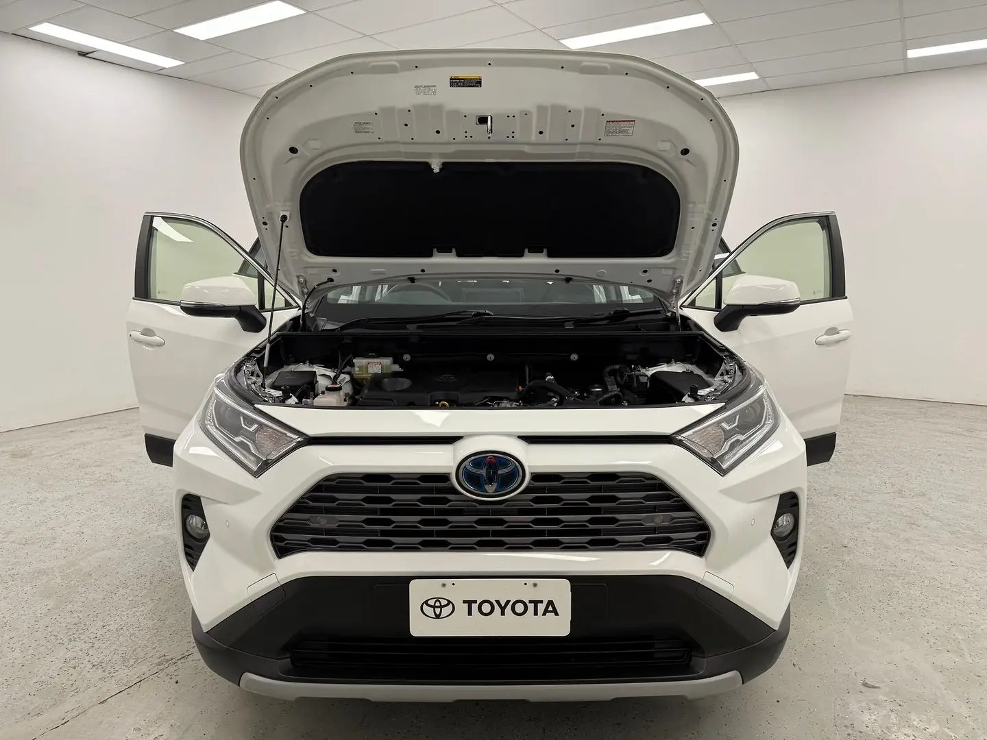2020 Toyota RAV4 Gallery Image 8