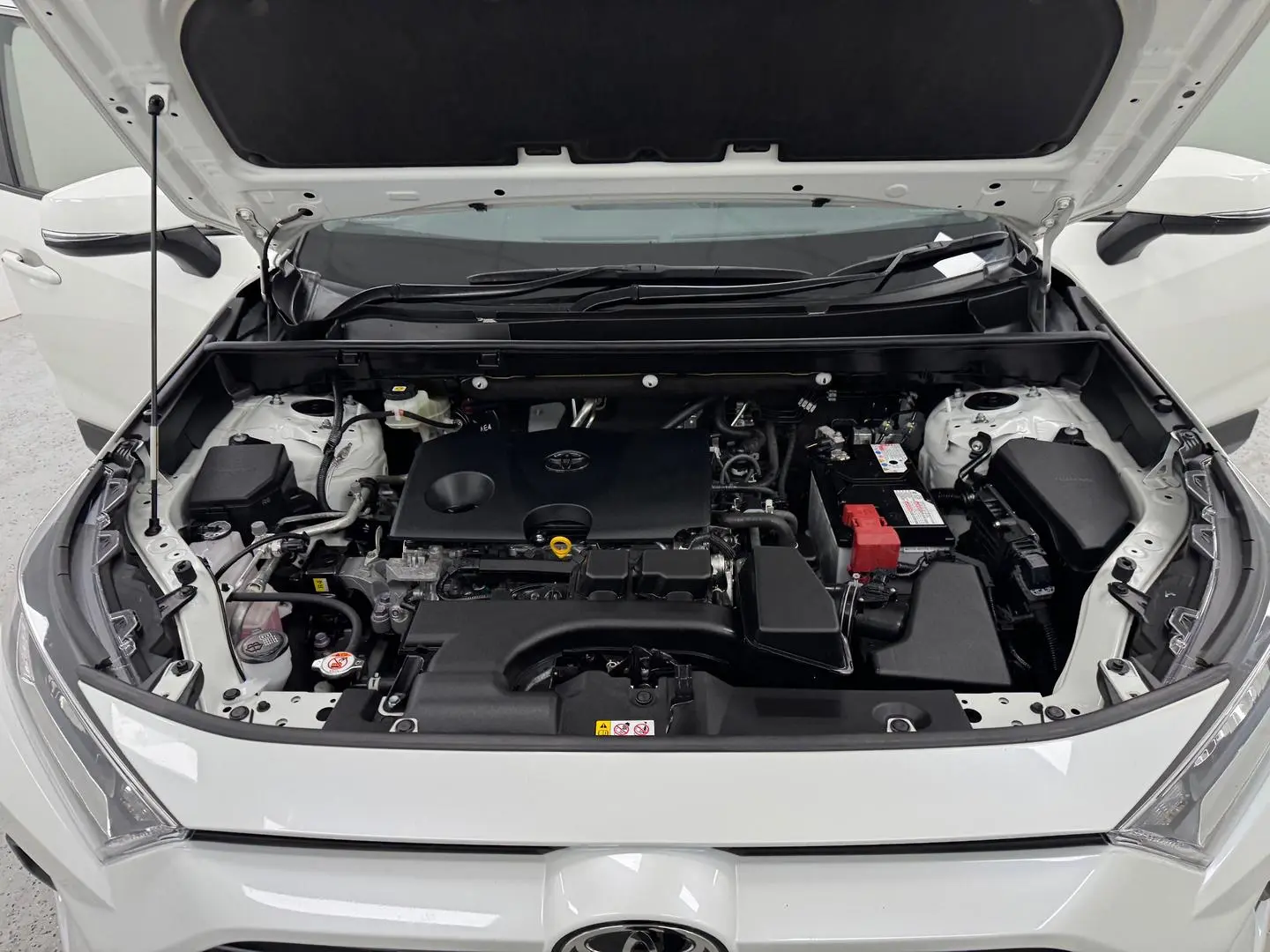 2022 Toyota RAV4 Gallery Image 15