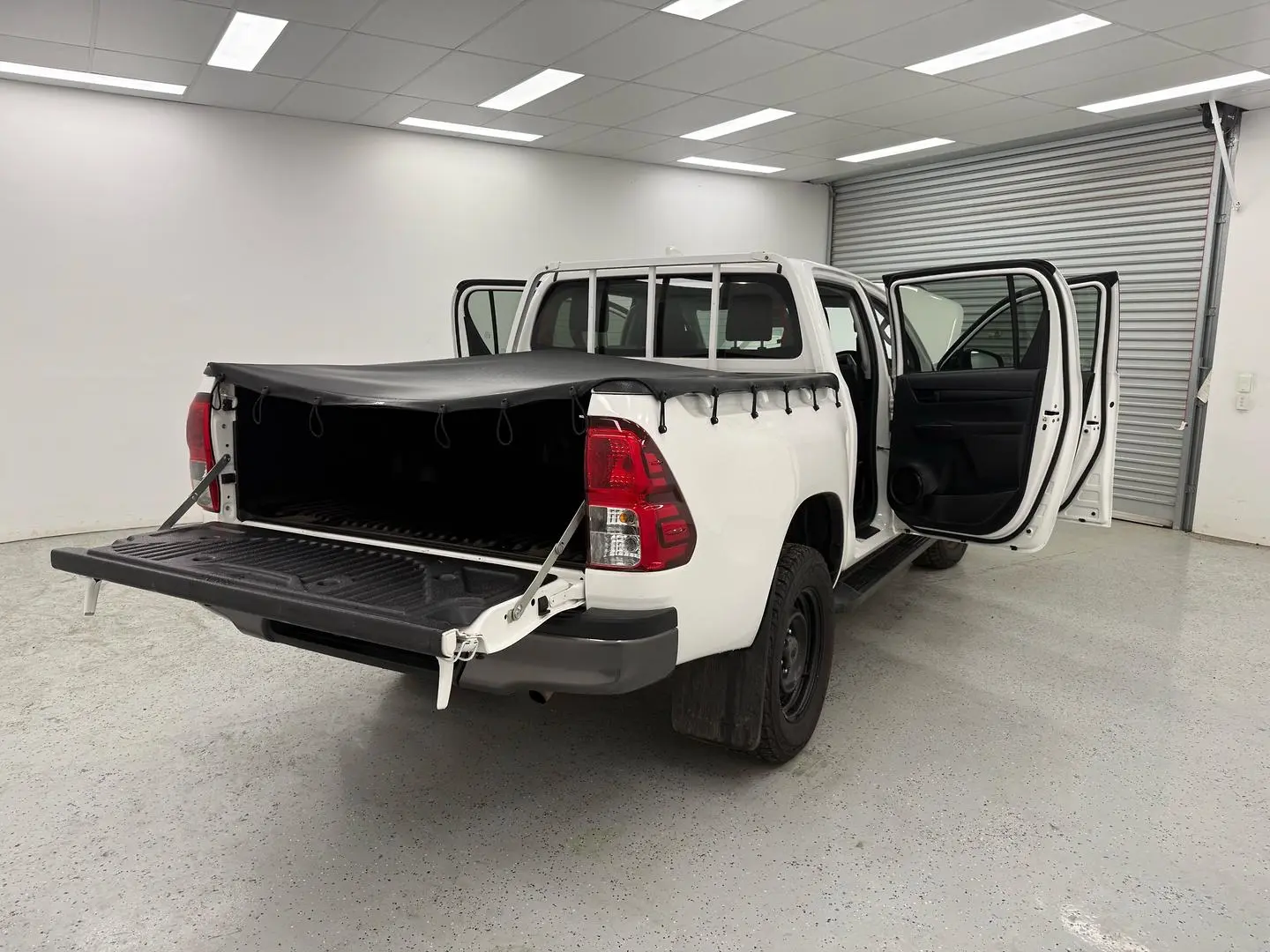 2022 Toyota Hilux Gallery Image 16