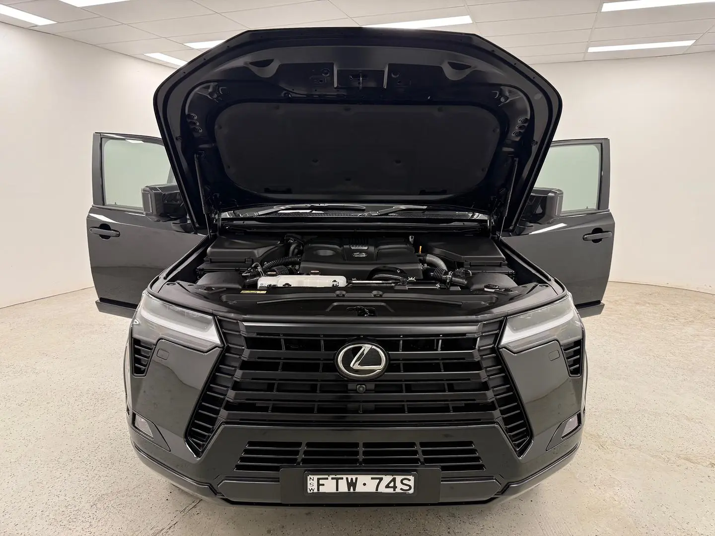 2025 Lexus GX Gallery Image 28