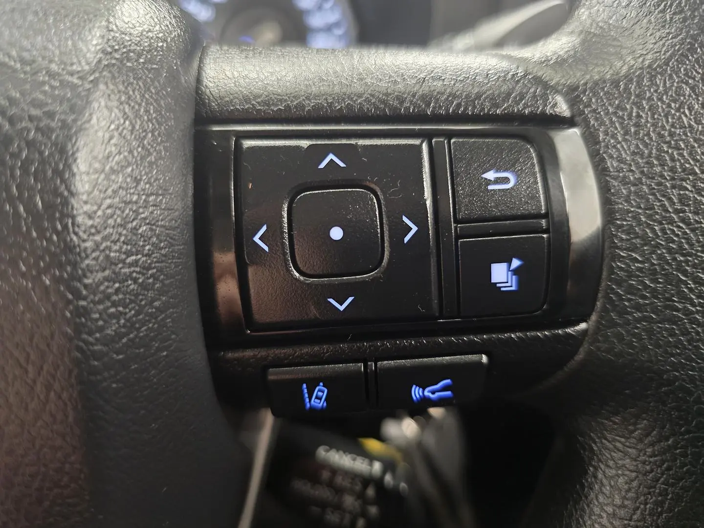2021 Toyota Hilux Gallery Image 24