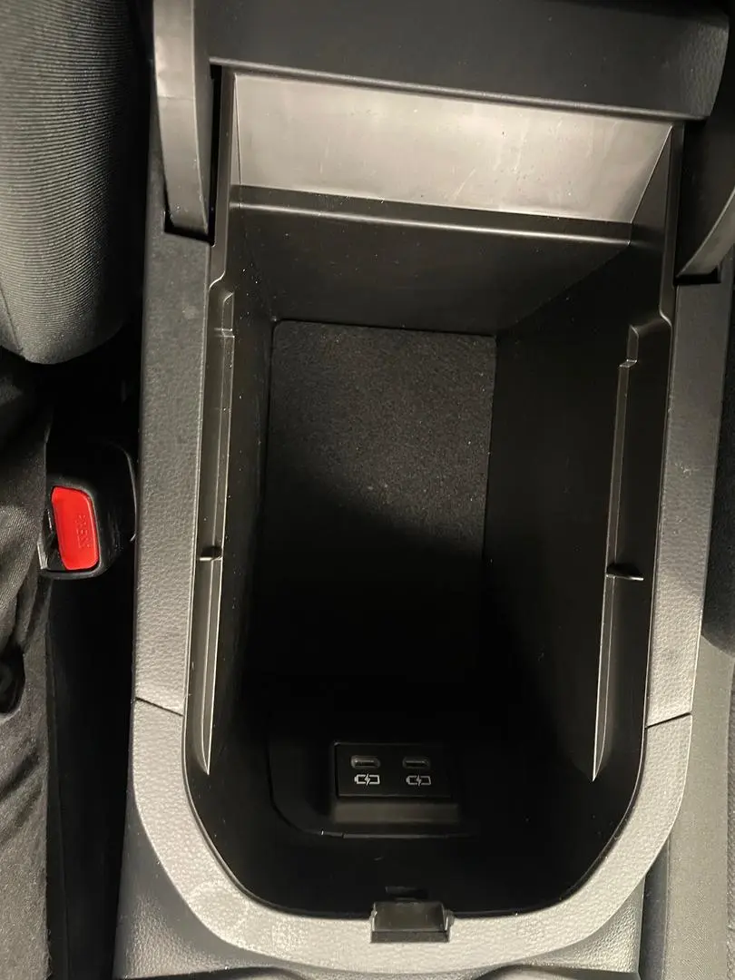2023 Toyota RAV4 Gallery Image 32