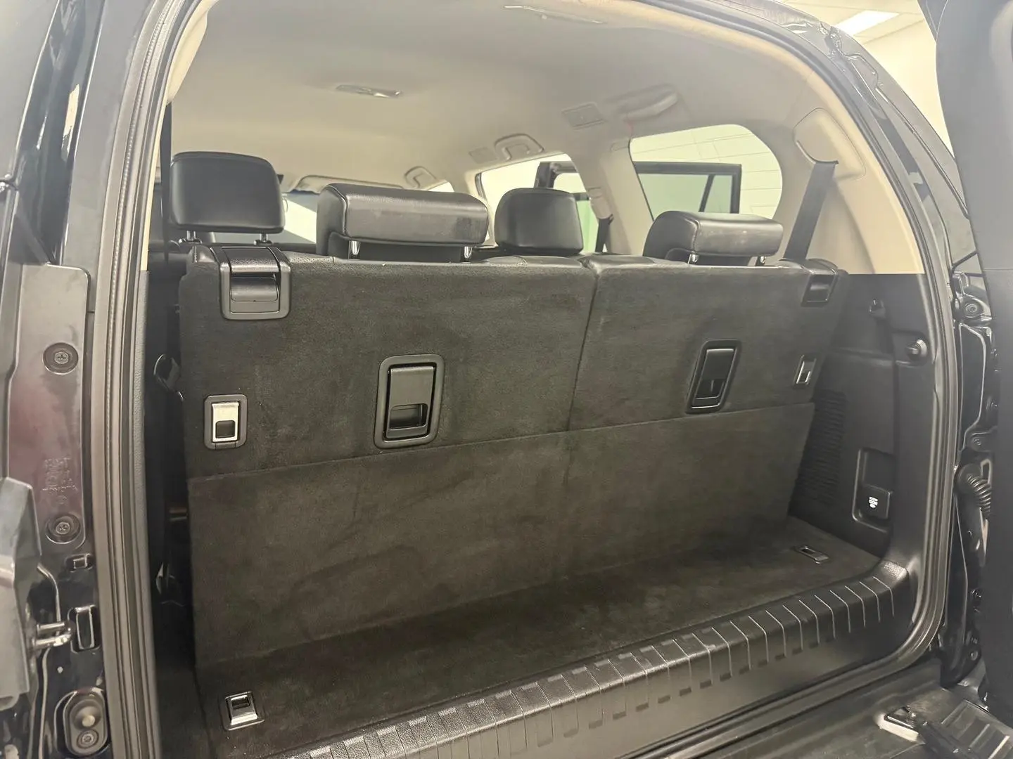 2018 Toyota Landcruiser Prado Gallery Image 15