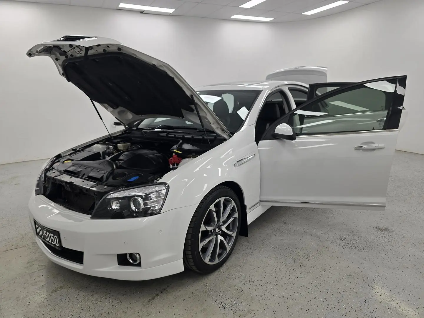 2016 Holden Caprice Gallery Image 14