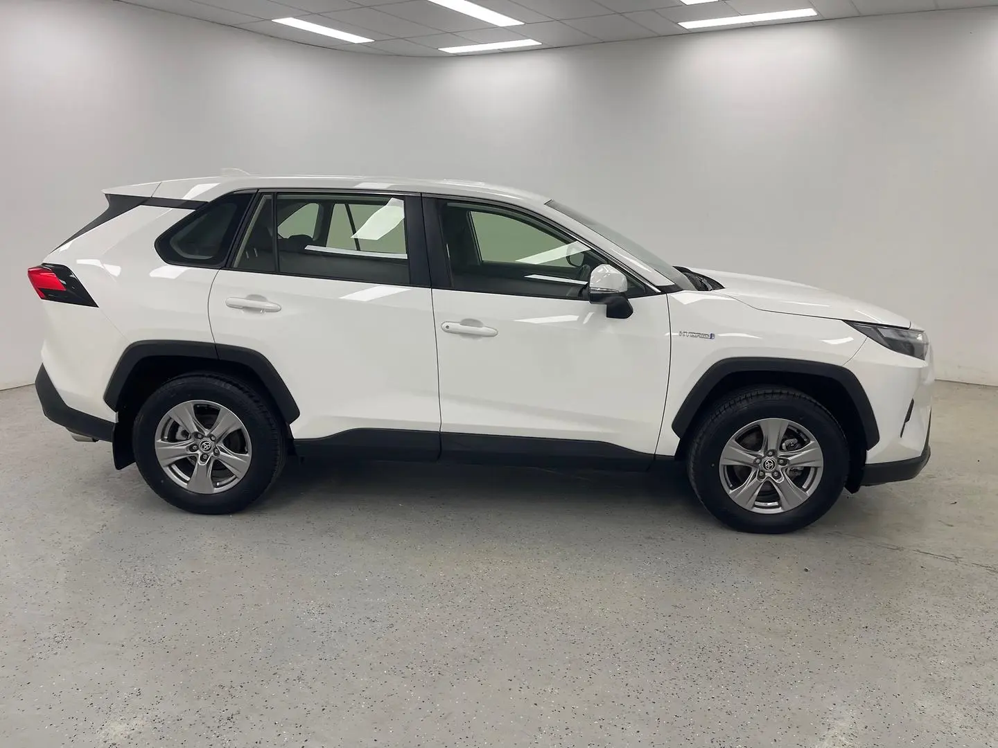 2024 Toyota RAV4 Gallery Image 2