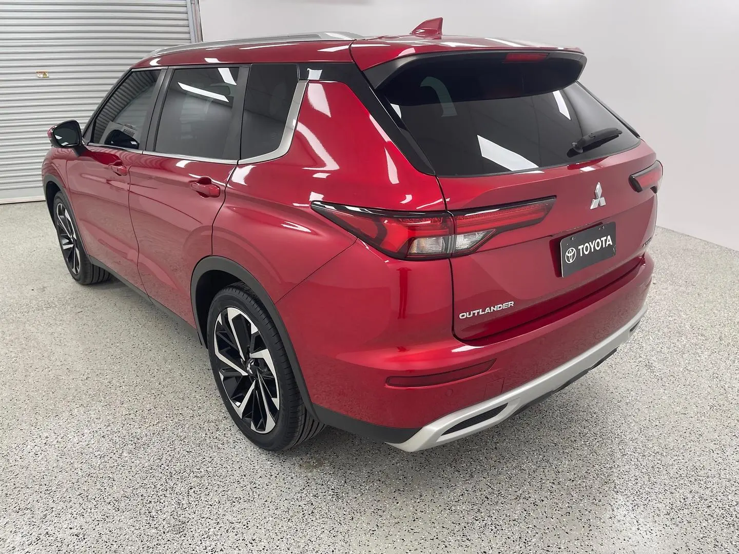 2022 Mitsubishi Outlander Gallery Image 4