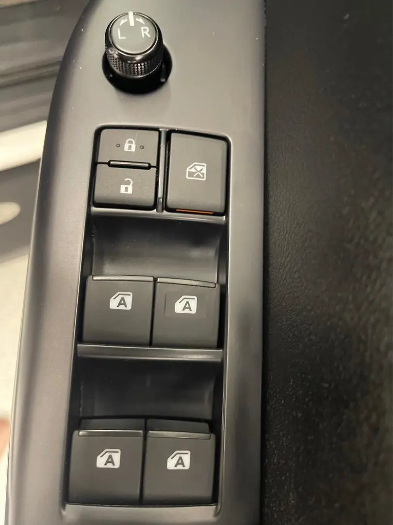 2025 Toyota Hilux Gallery Image 24