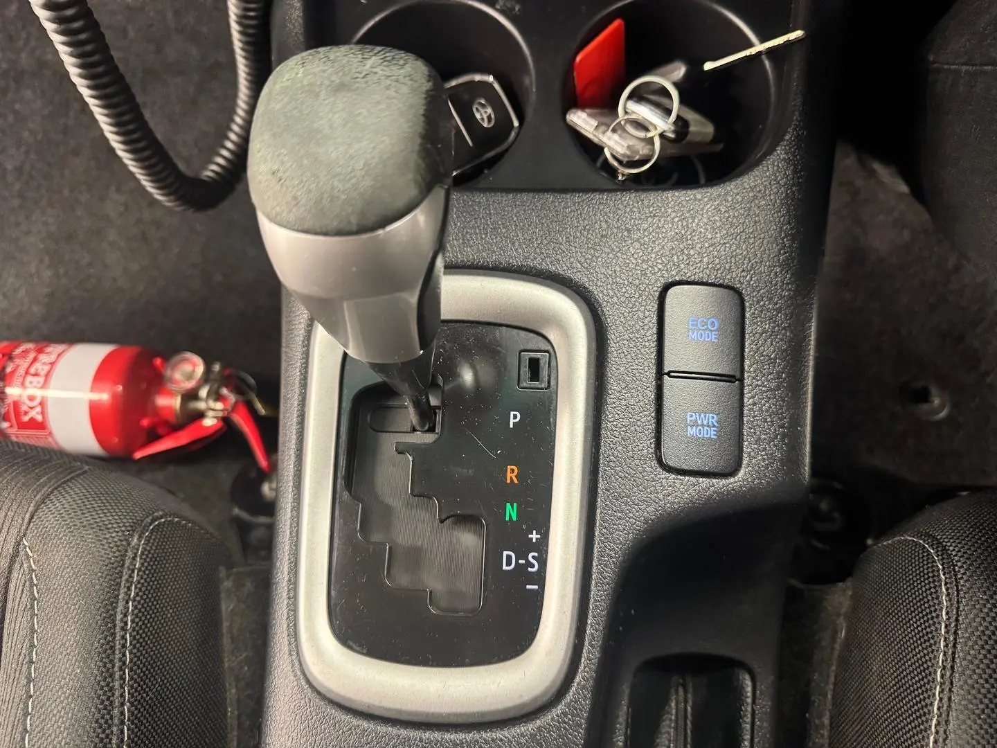 2016 Toyota Hilux Gallery Image 27