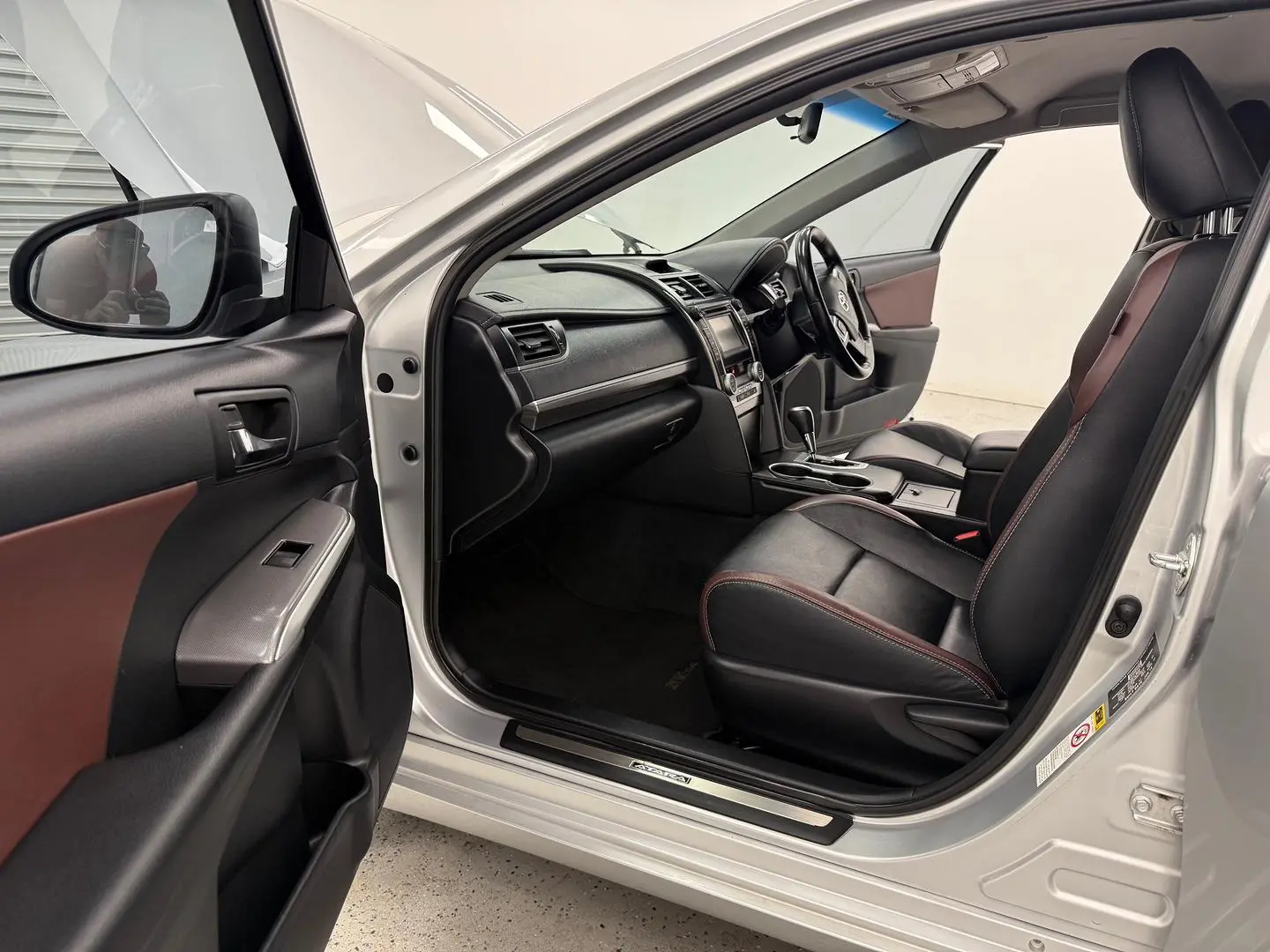 2015 Toyota Camry Gallery Image 10