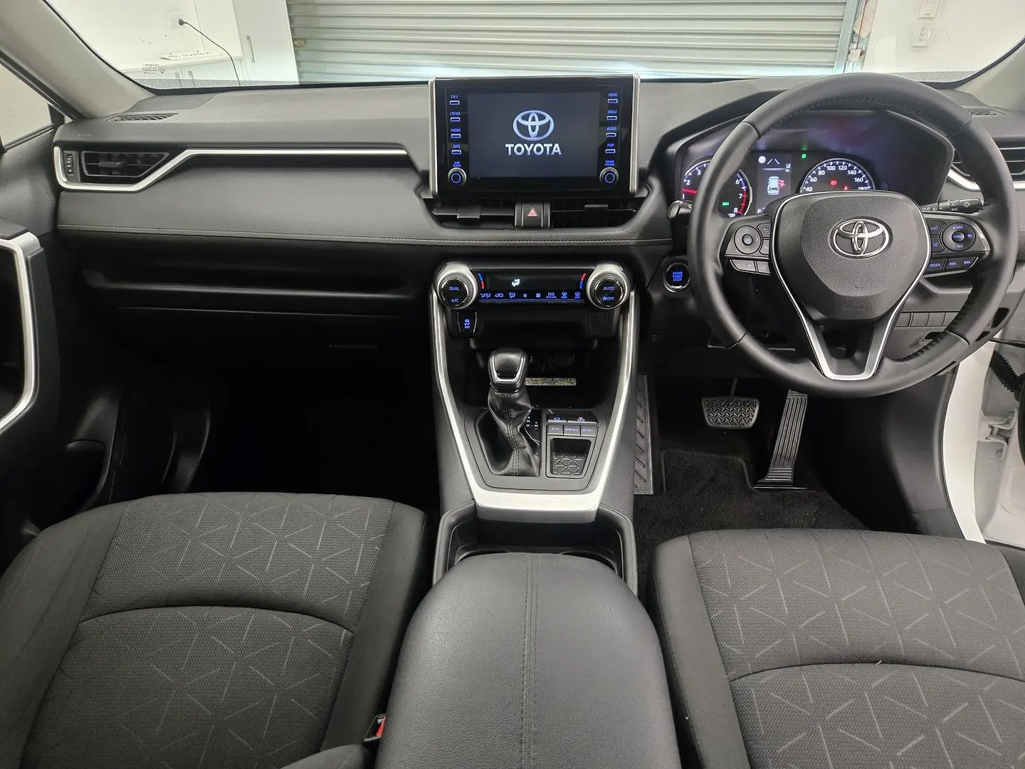 2021 Toyota RAV4 Gallery Image 25