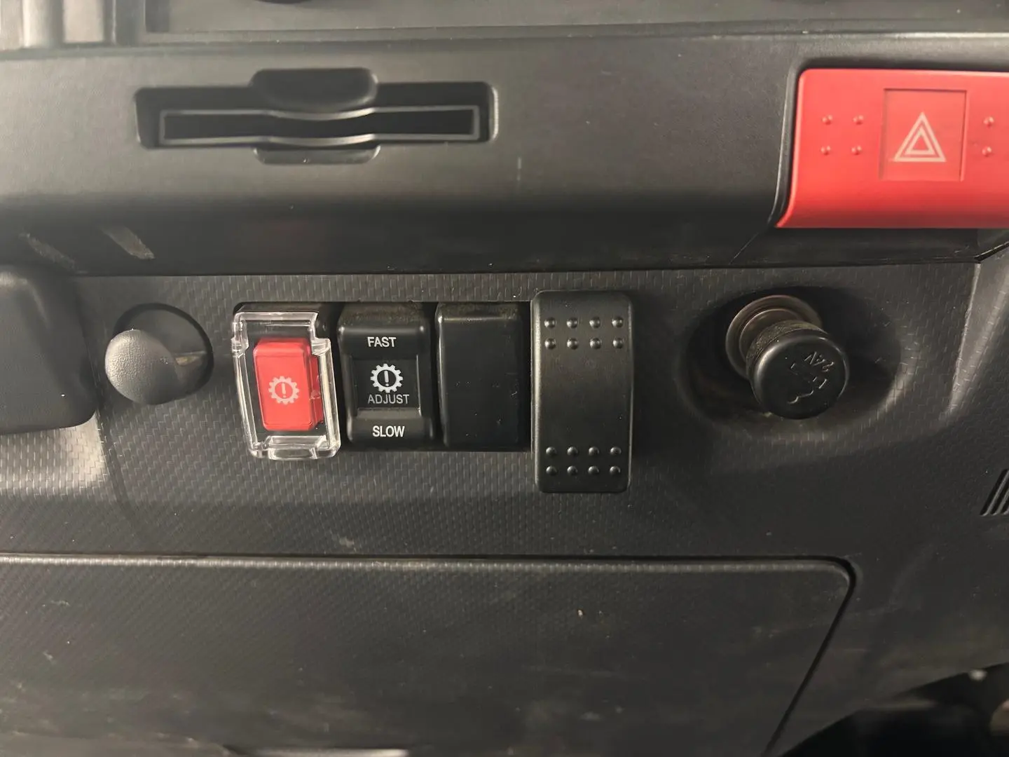 2023 Isuzu N Series Gallery Image 29