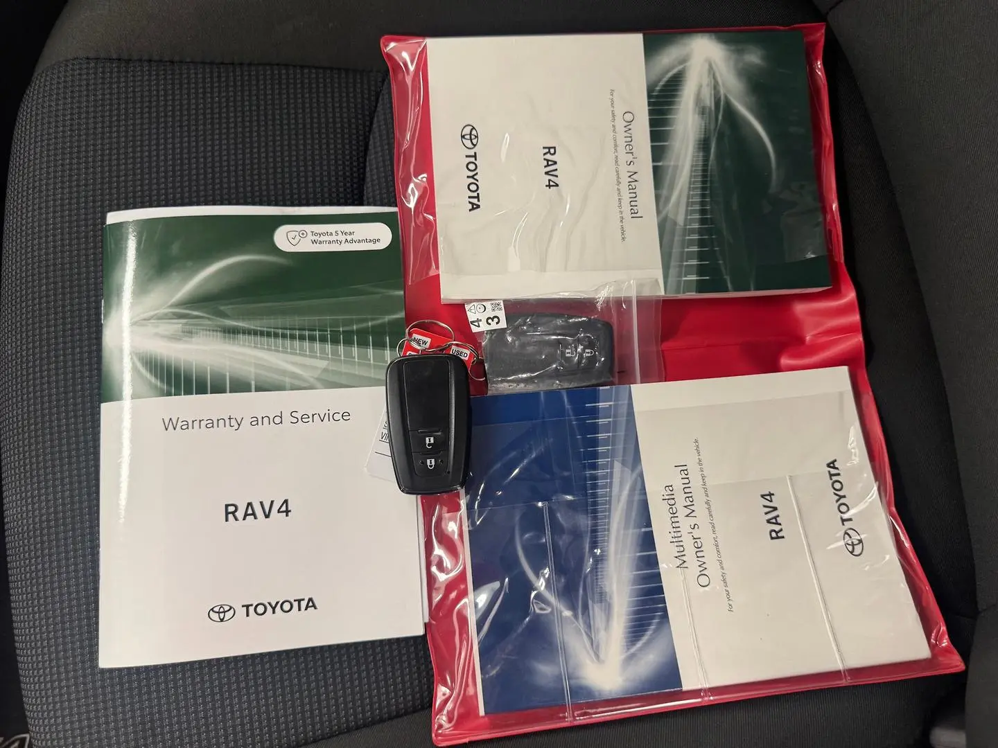 2024 Toyota RAV4 Gallery Image 33