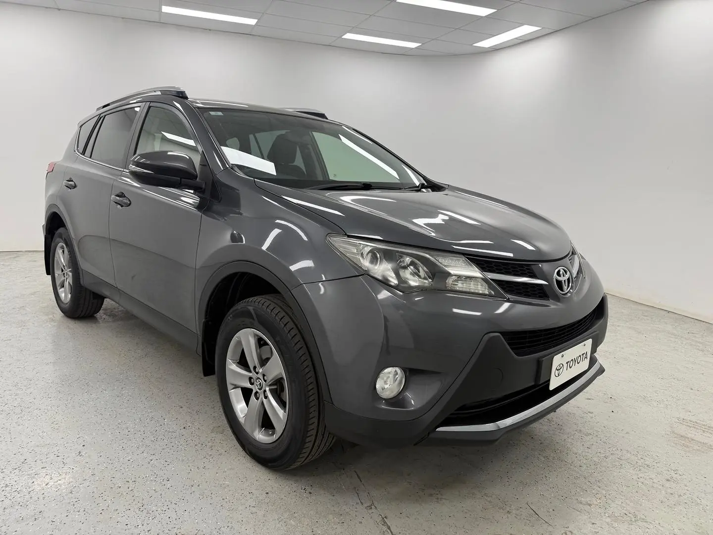 2015 Toyota RAV4 Gallery Image 1