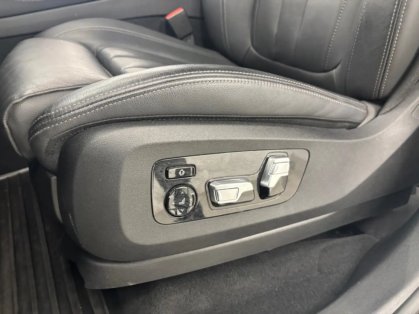 2021 BMW X5 Gallery Image 15