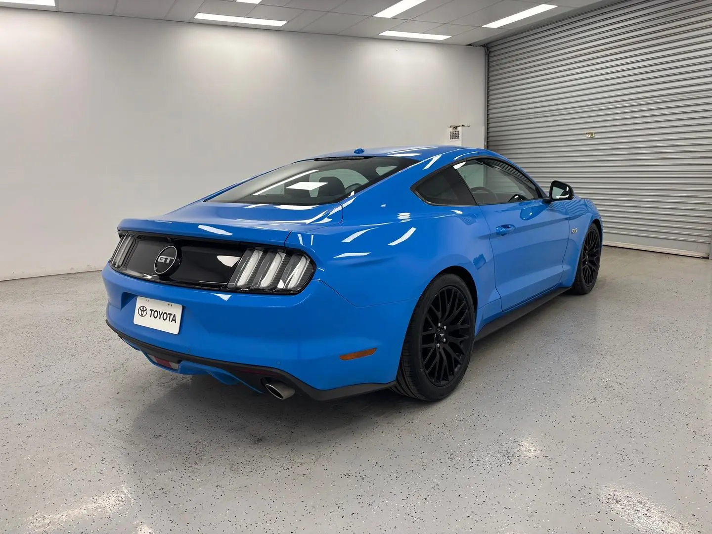 2017 Ford Mustang Gallery Image 3