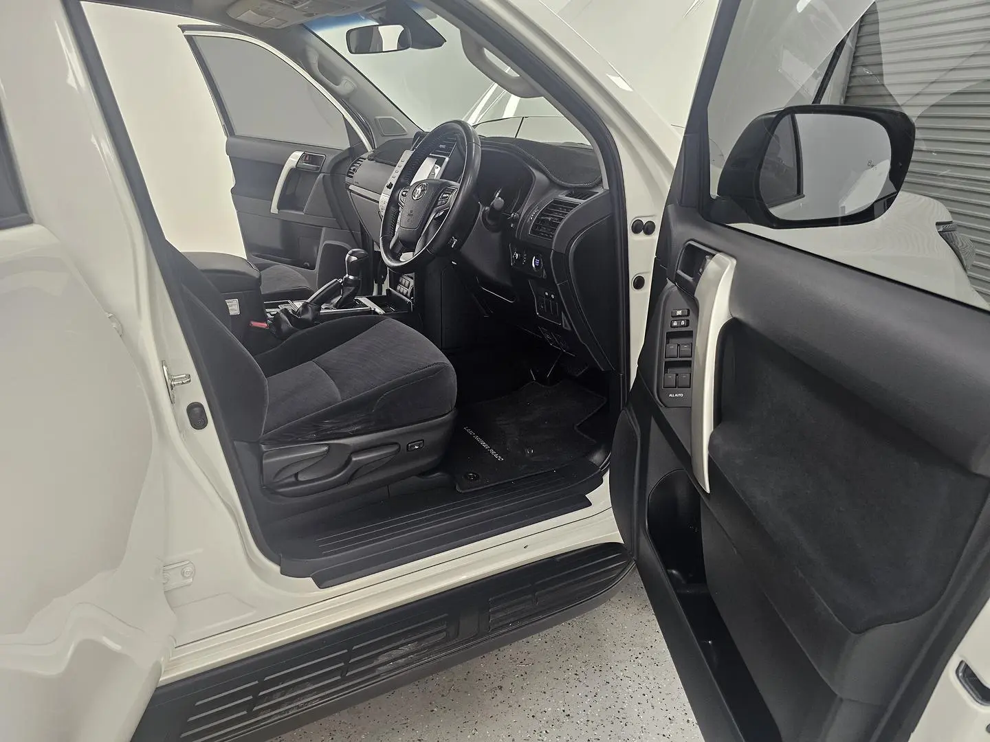 2021 Toyota Landcruiser Prado Gallery Image 25