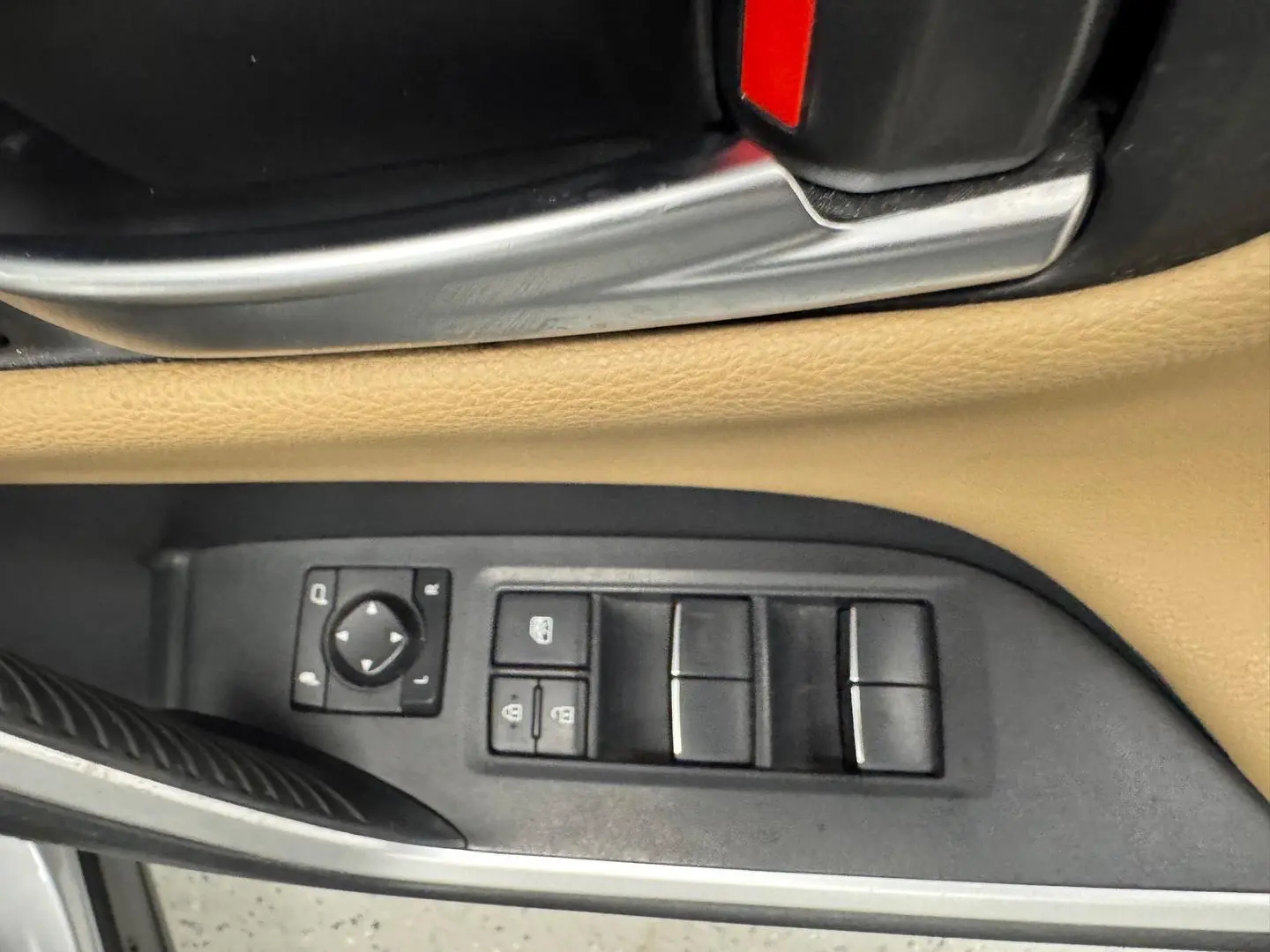 2020 Toyota RAV4 Gallery Image 23