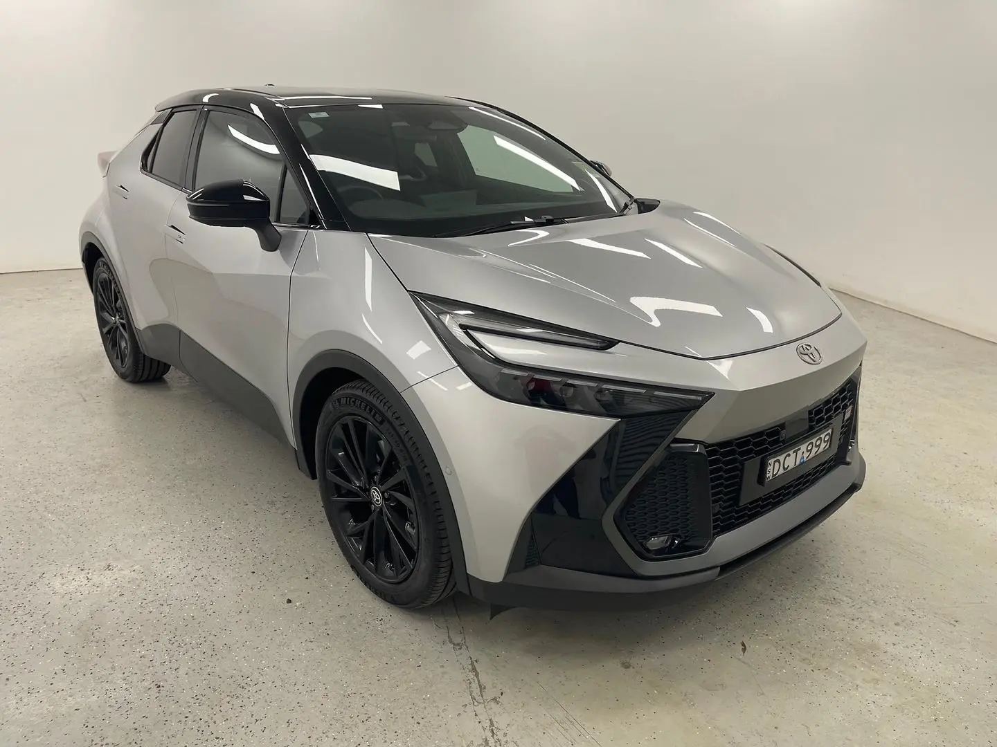 2025 Toyota C-HR Gallery Image 1