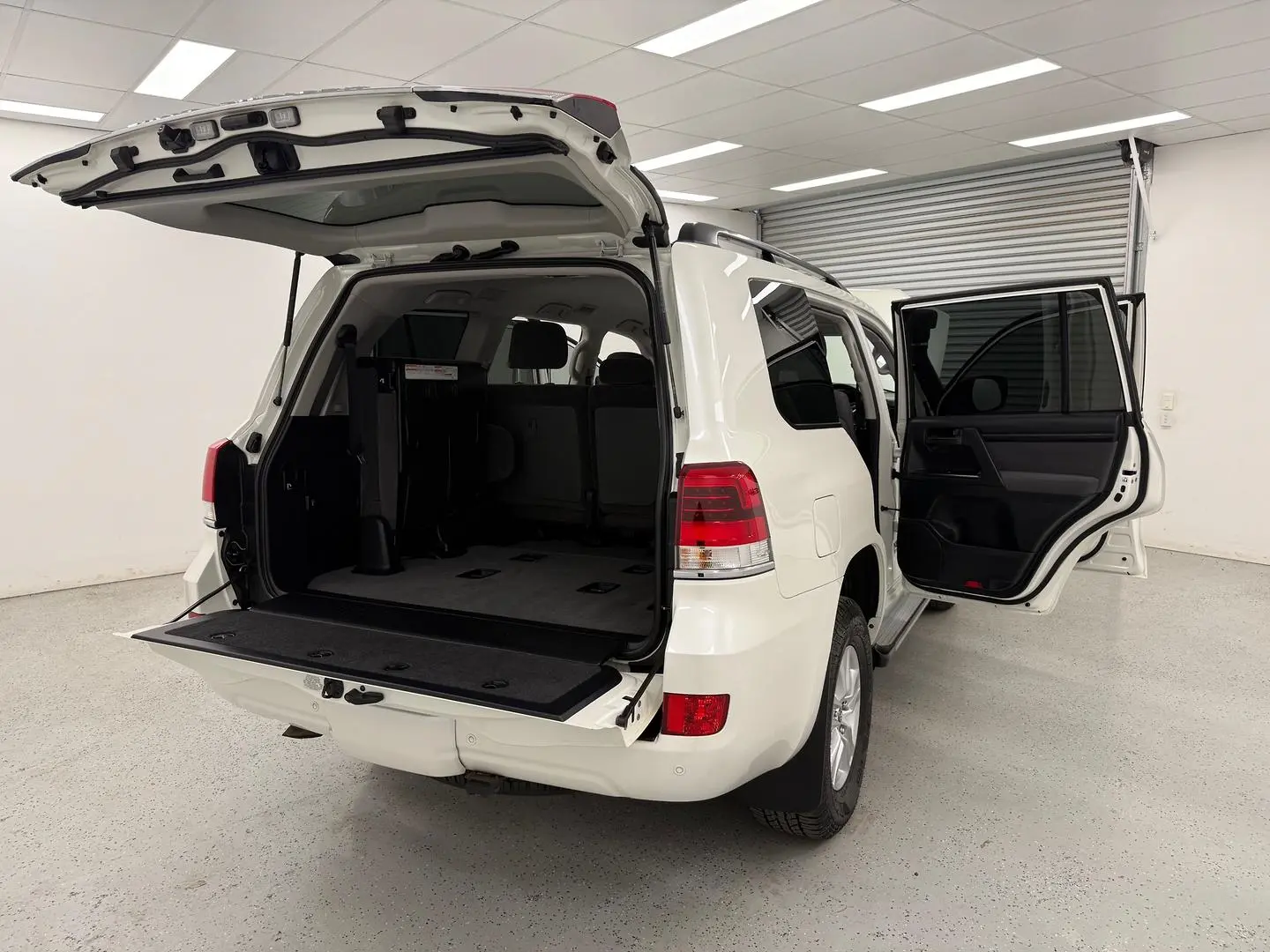 2021 Toyota Landcruiser Gallery Image 16