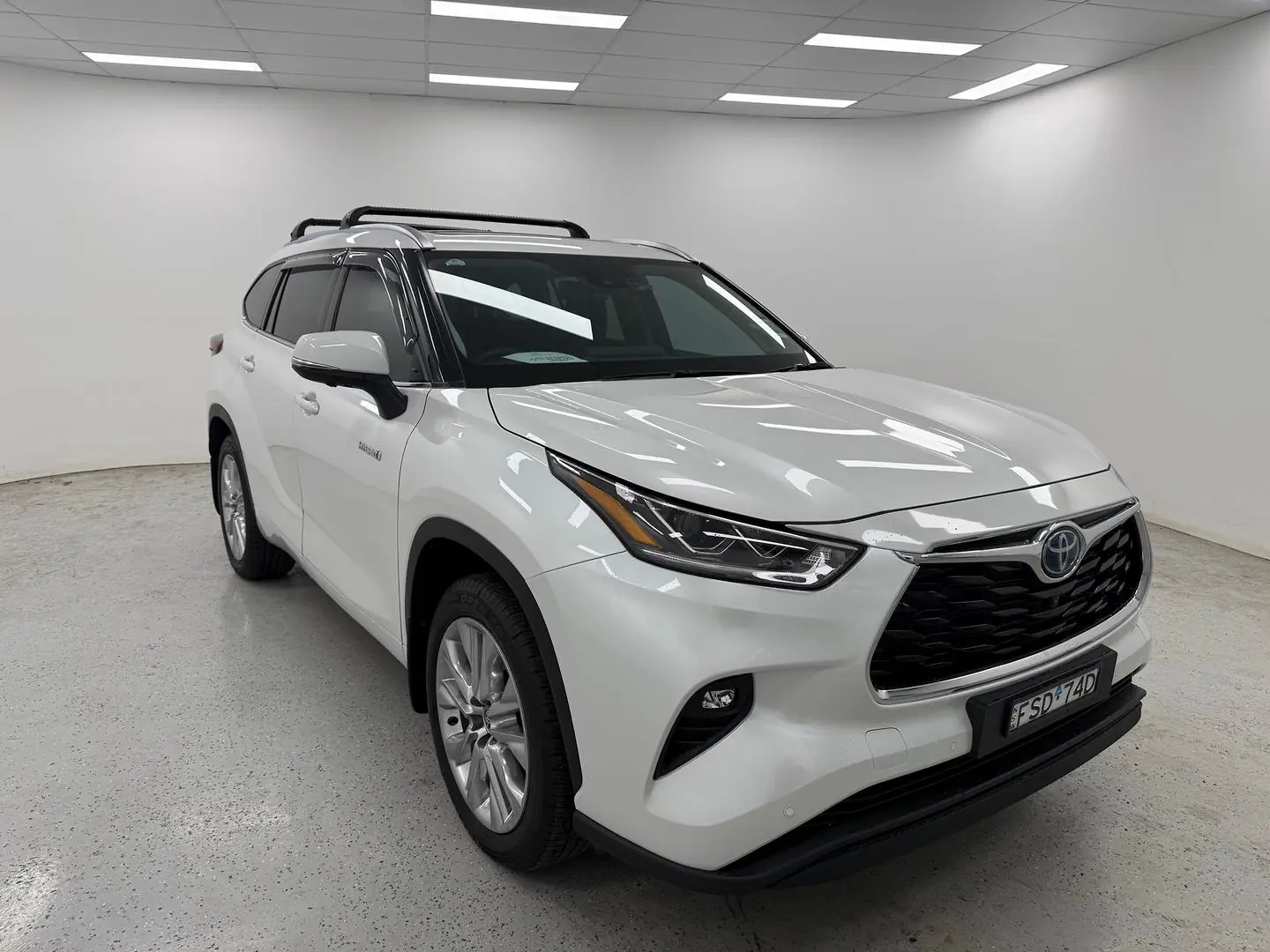 2025 Toyota Kluger Gallery Image 1