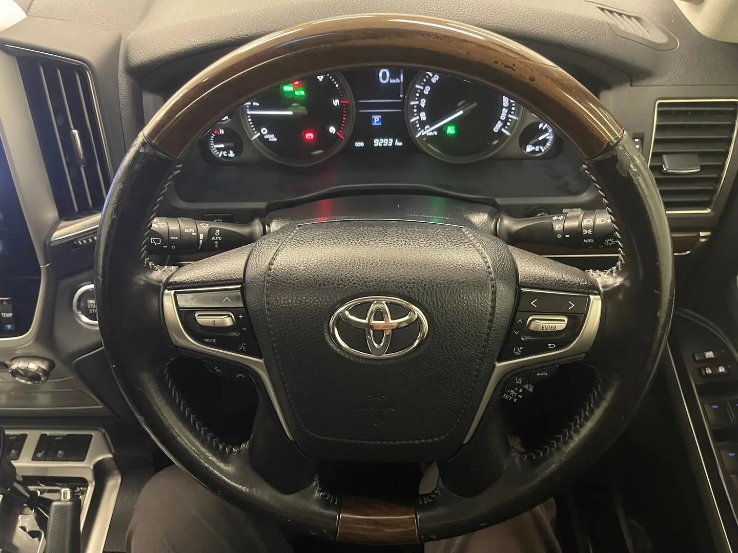 2020 Toyota Landcruiser Gallery Image 41