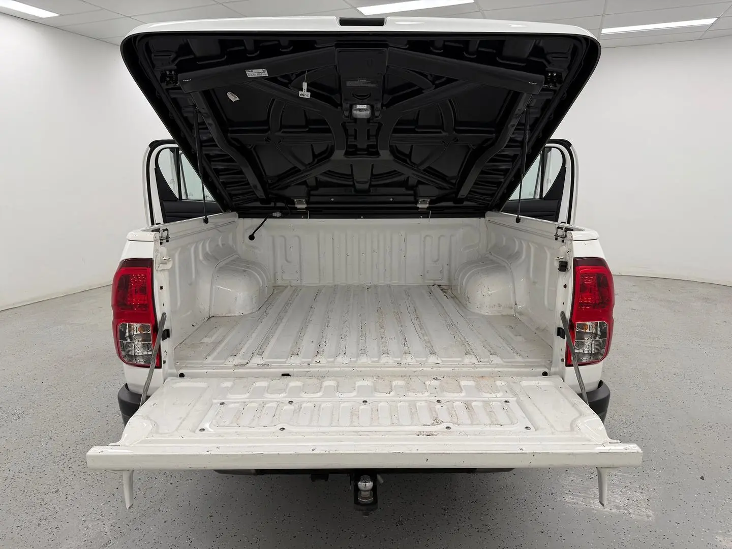 2018 Toyota Hilux Gallery Image 14