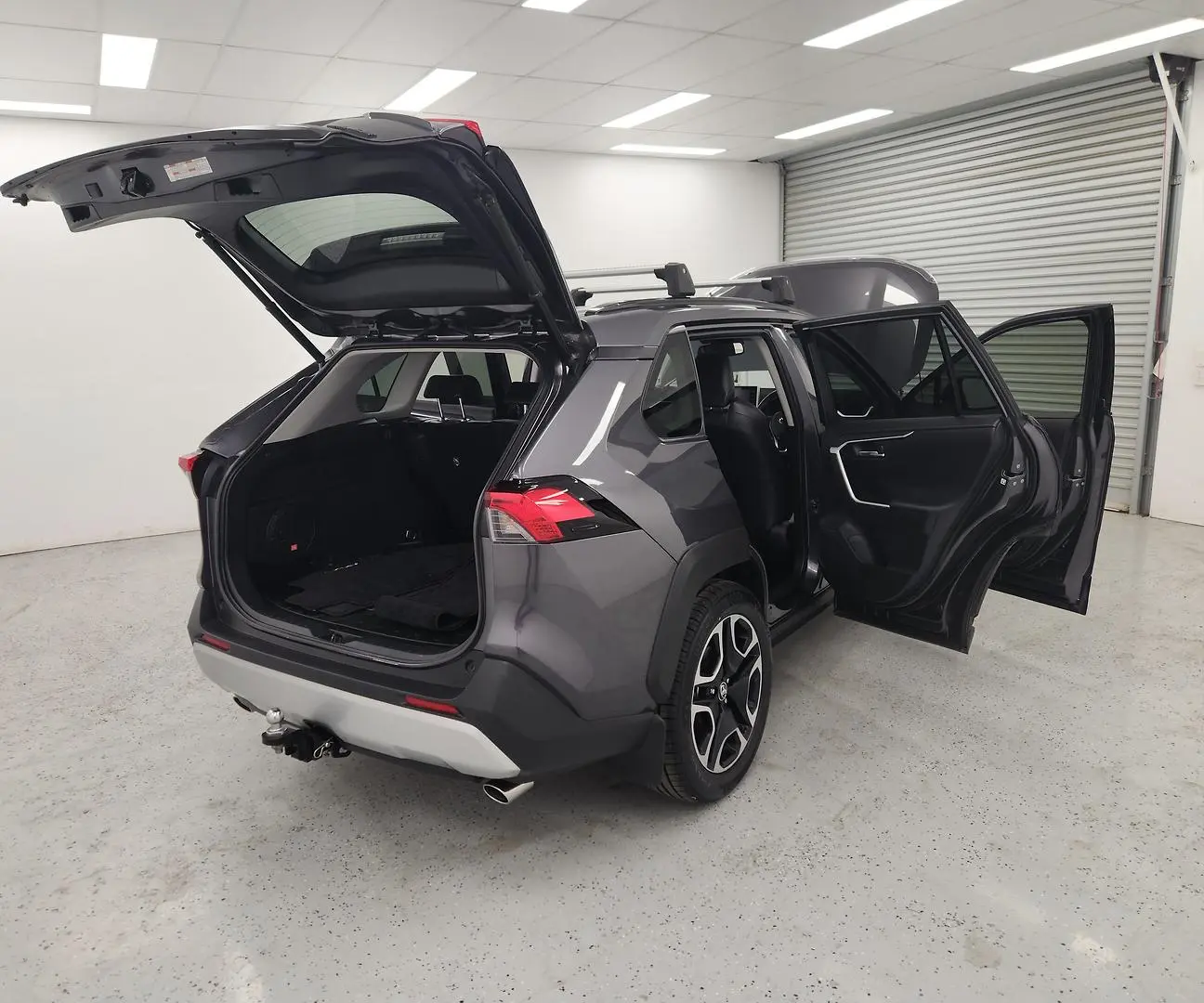 2019 Toyota RAV4 Gallery Image 9