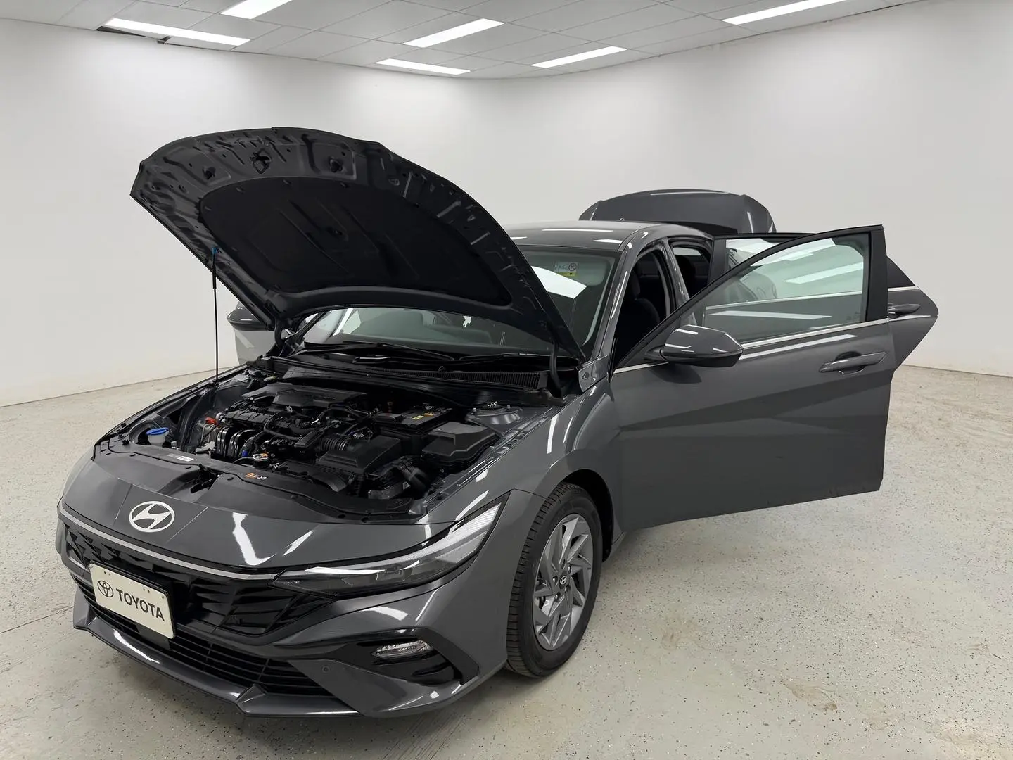 2024 Hyundai i30 Gallery Image 11